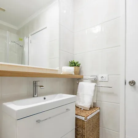 Canteras Beachfront Apartment *