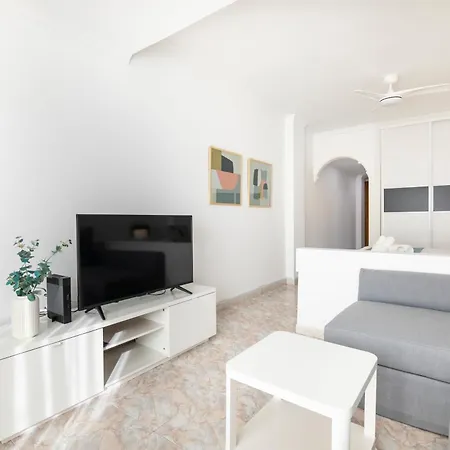 Canteras Beachfront Apartment *